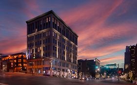 Blu-Tique, Akron, A Tribute Portfolio Hotel